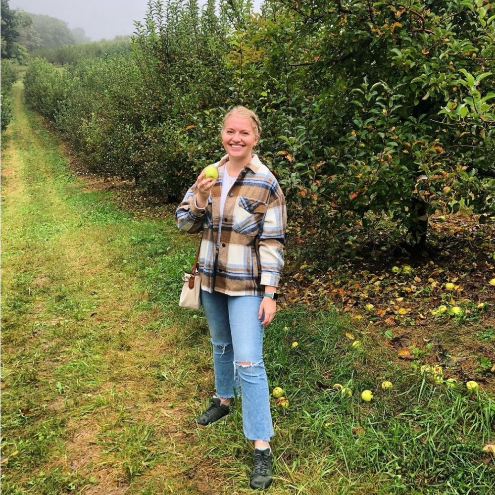 Meet your Posher, Alicia